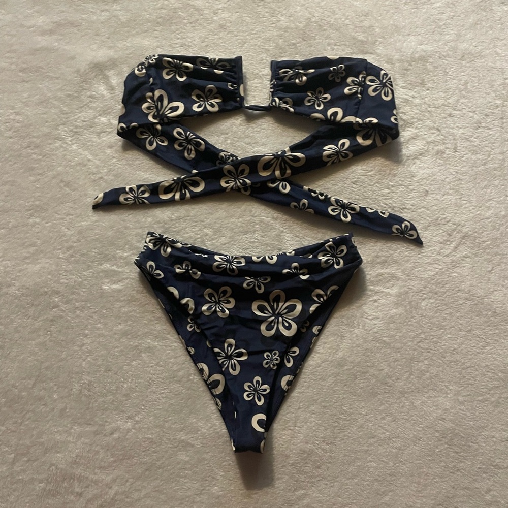 Benoa maramatea set small queens top small duke bottoms